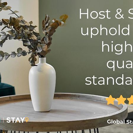 Host & Stay - Henderson House Whitby Luaran gambar