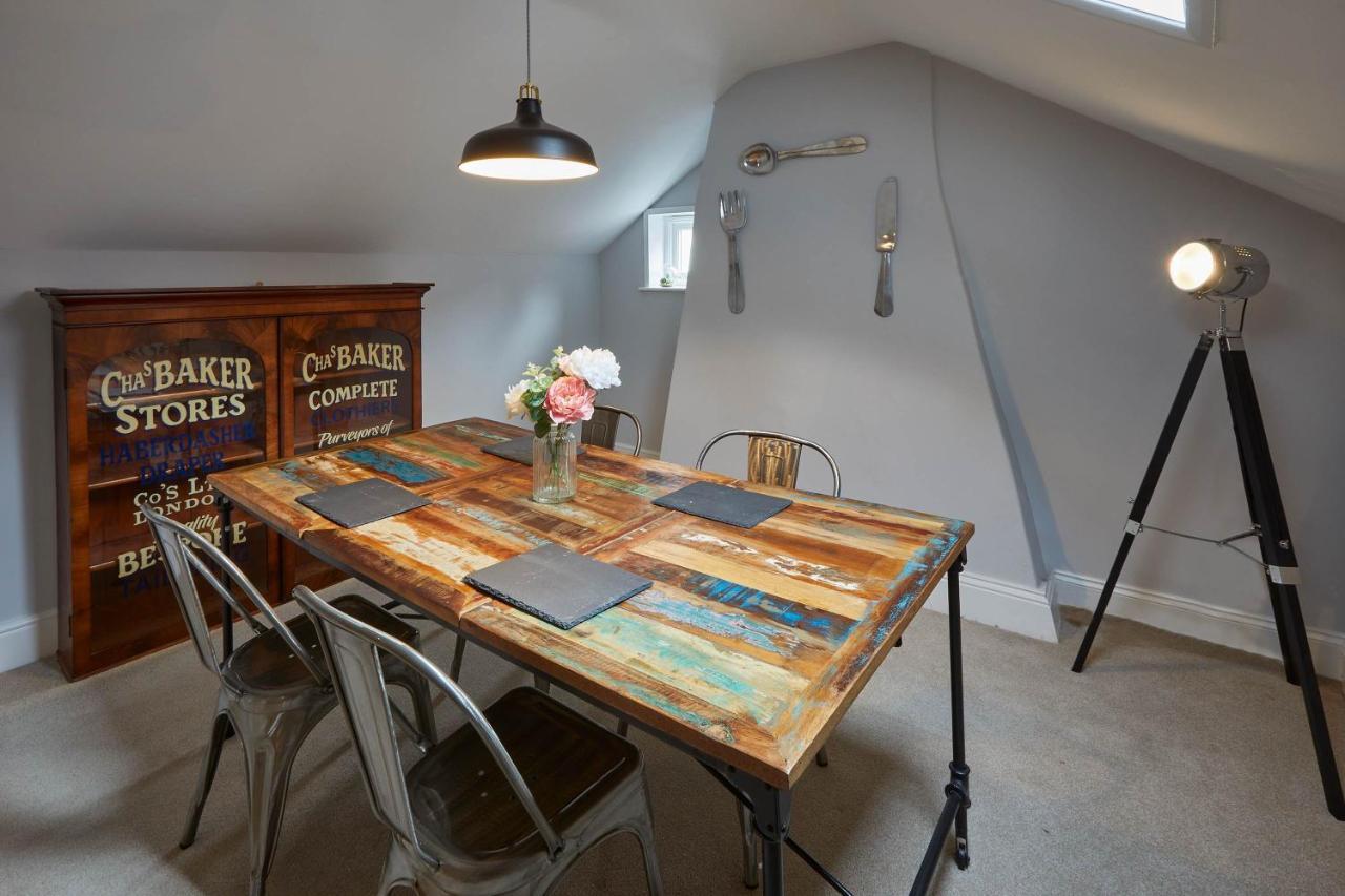 Host & Stay - Henderson House Whitby Luaran gambar