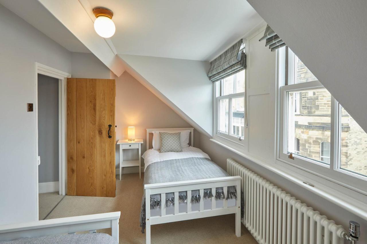 Host & Stay - Henderson House Whitby Luaran gambar