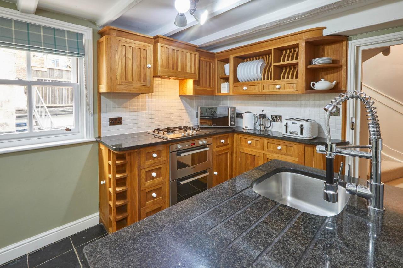 Host & Stay - Henderson House Whitby Luaran gambar