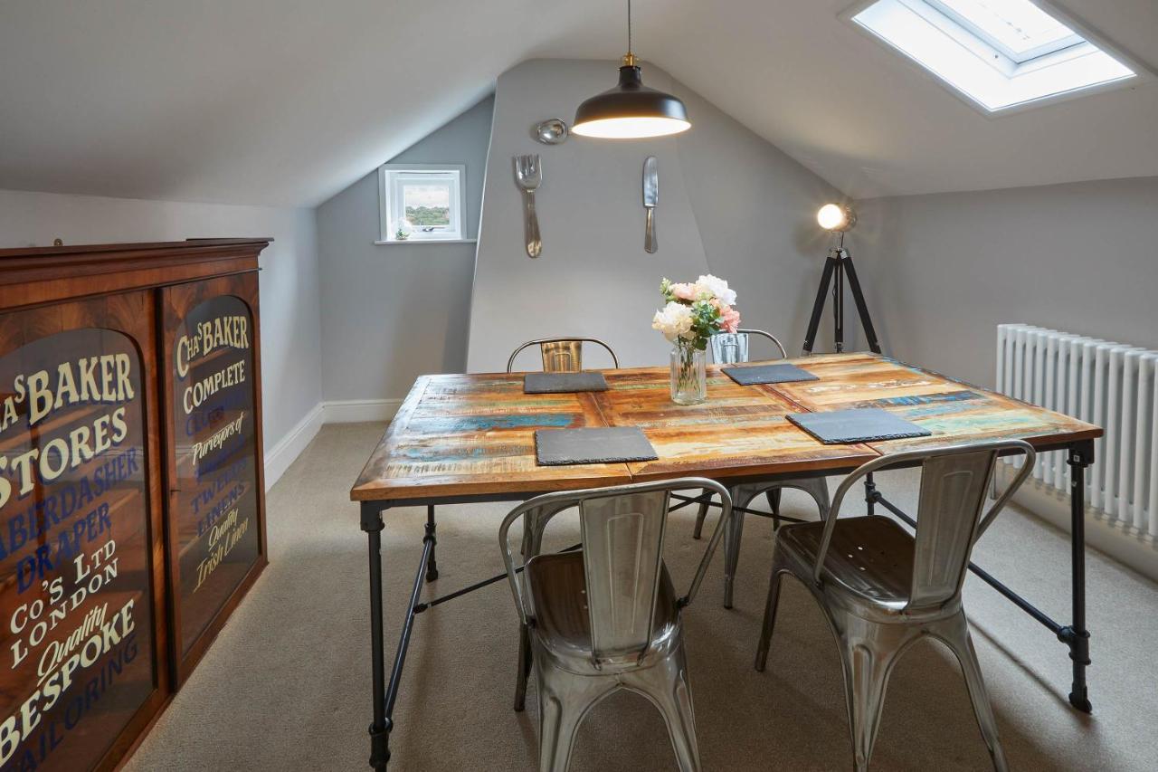Host & Stay - Henderson House Whitby Luaran gambar