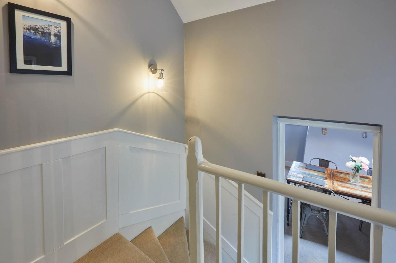 Host & Stay - Henderson House Whitby Luaran gambar