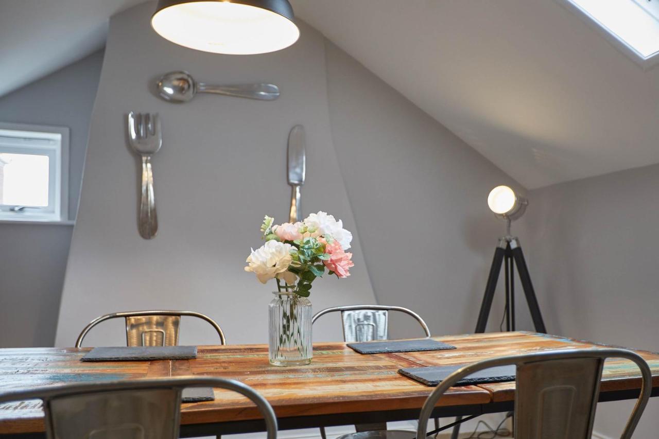 Host & Stay - Henderson House Whitby Luaran gambar