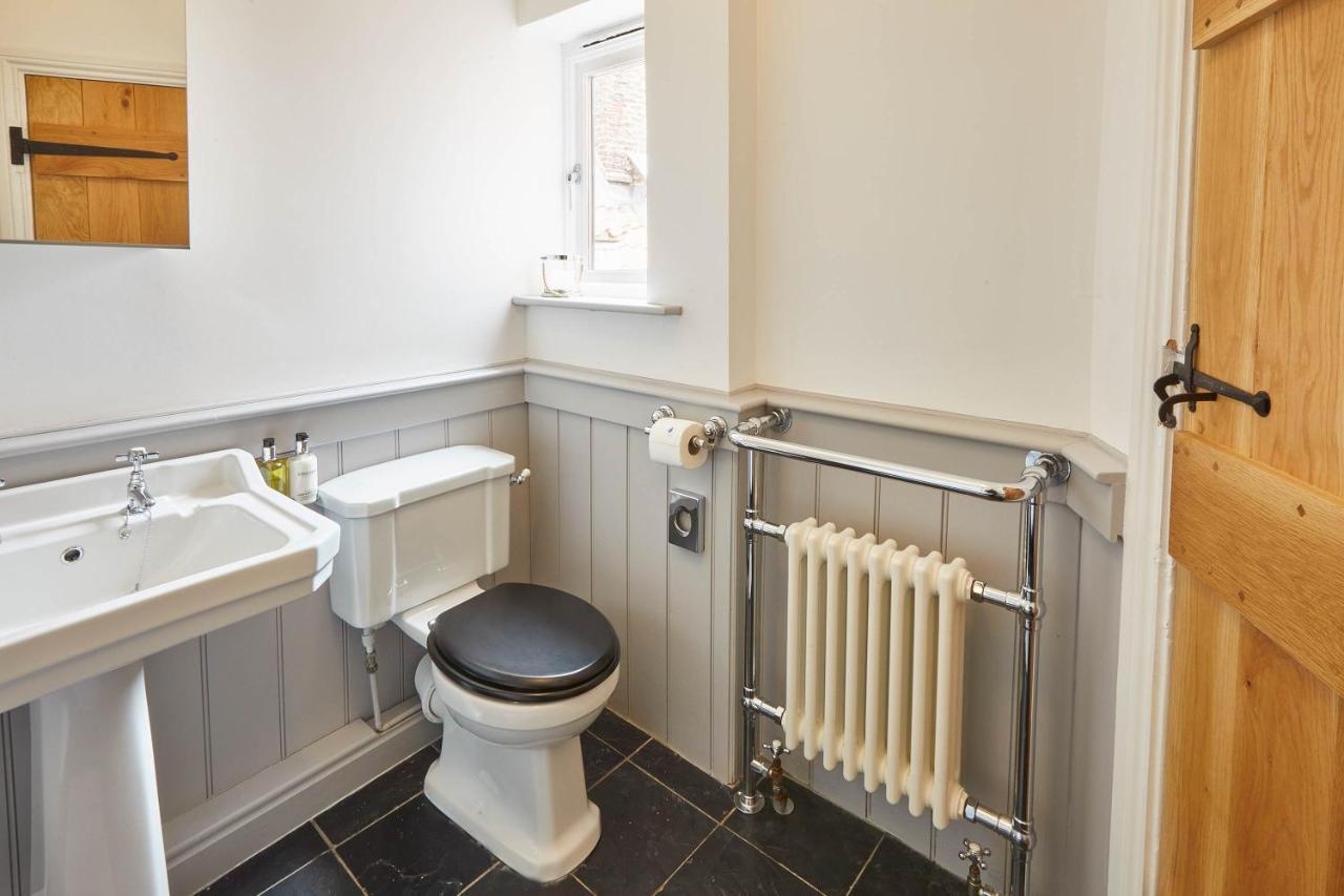 Host & Stay - Henderson House Whitby Luaran gambar